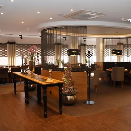 Otel Am Markt 4*